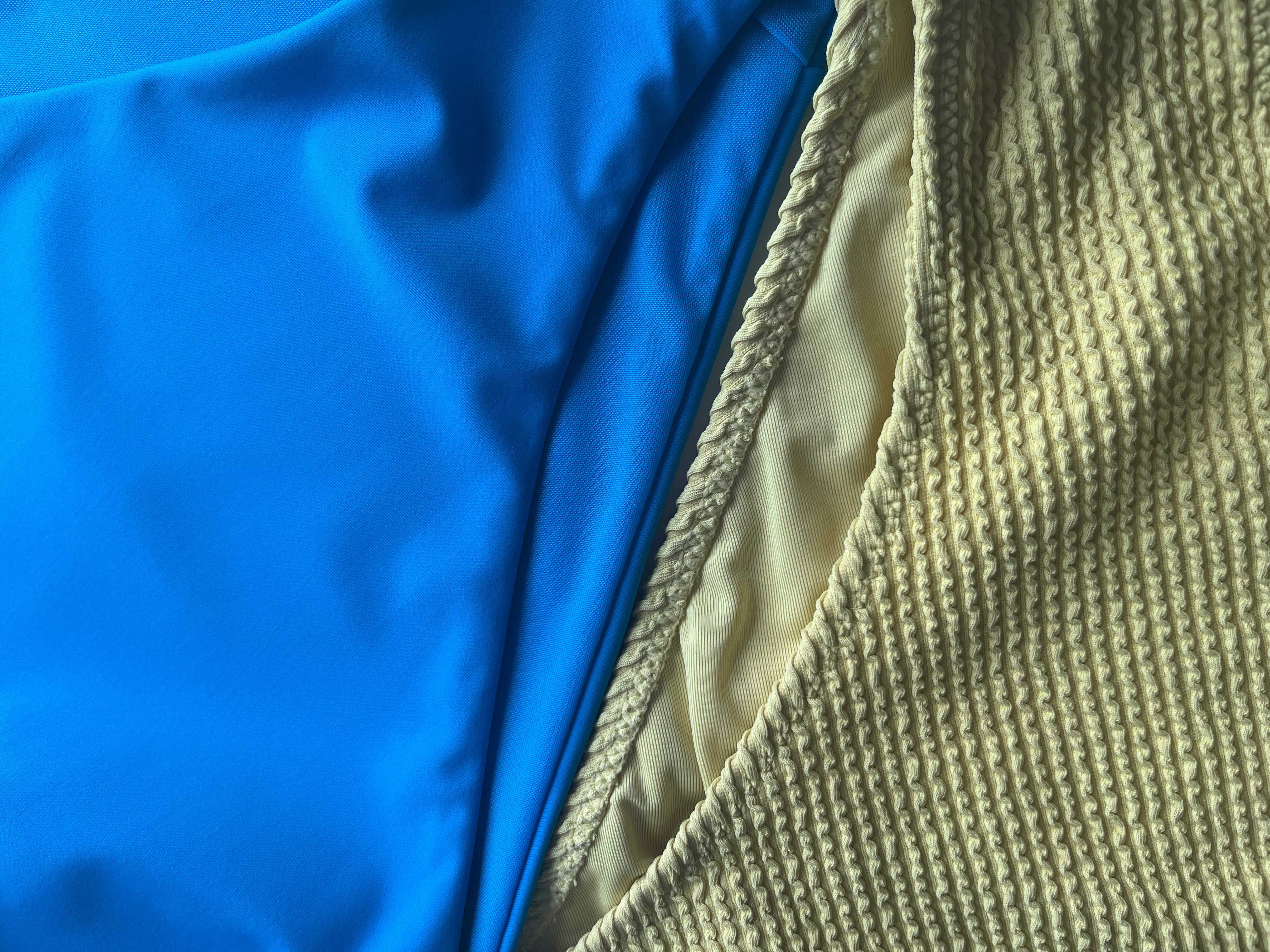 The Hidden Seam: Why a Swimsuit with Flat Seams Along the Edges Changes Everything